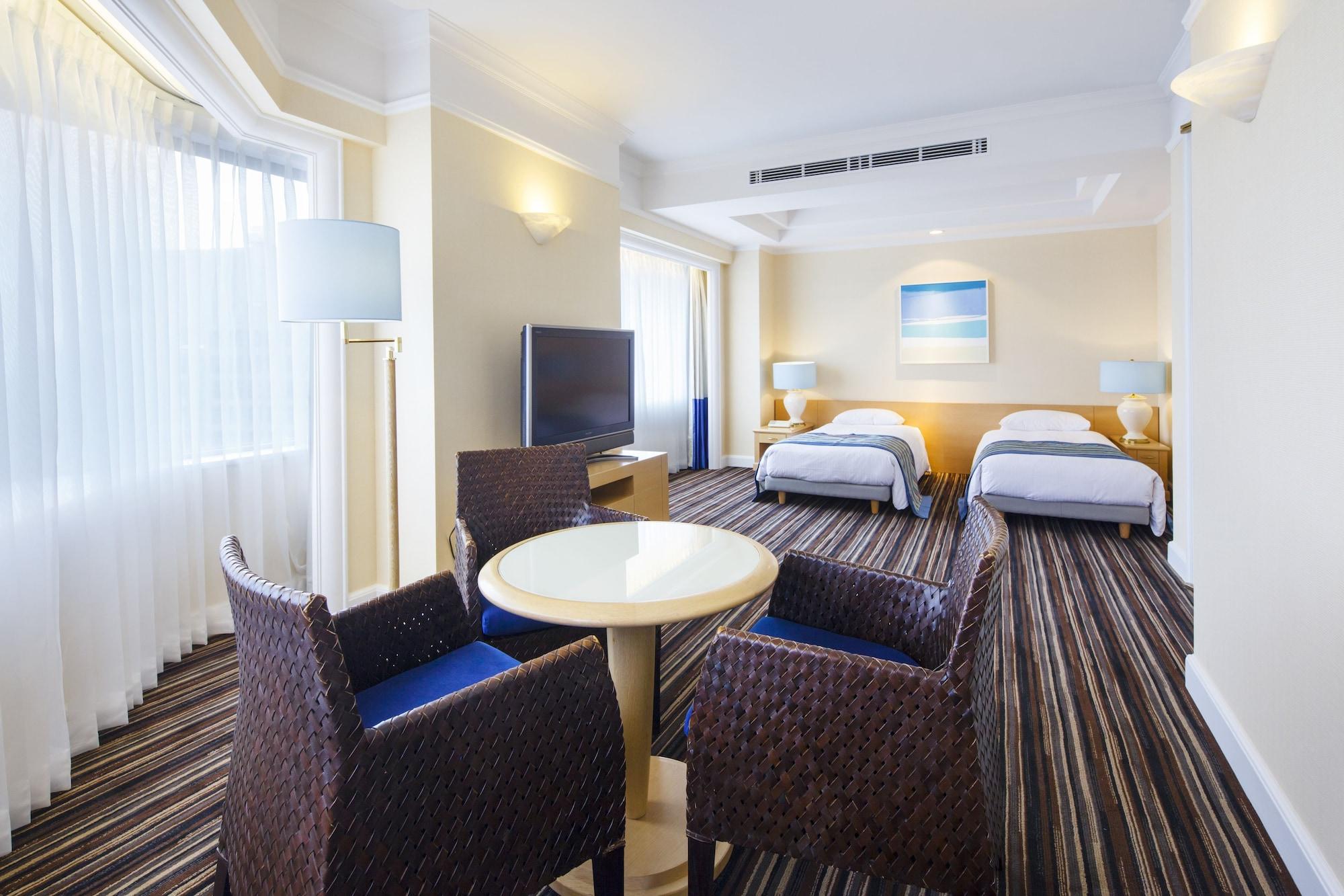 Ana Holiday Inn Tokyo Bay By Ihg מראה חיצוני תמונה
